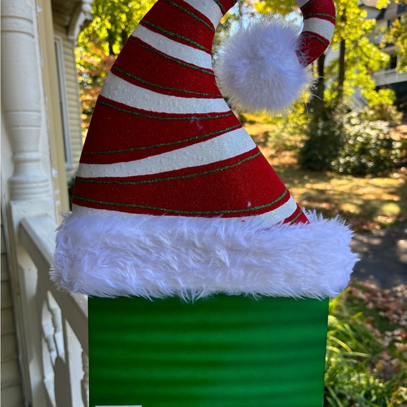 2014 Pier One My Heart Belongs to Santa Decoration - Picture 13 of 15